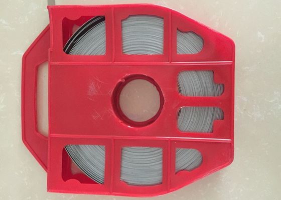 Chine Acier à haute limite élastique attachant la ceinture, courroie de bande en métal avec le distributeur en plastique rouge fournisseur