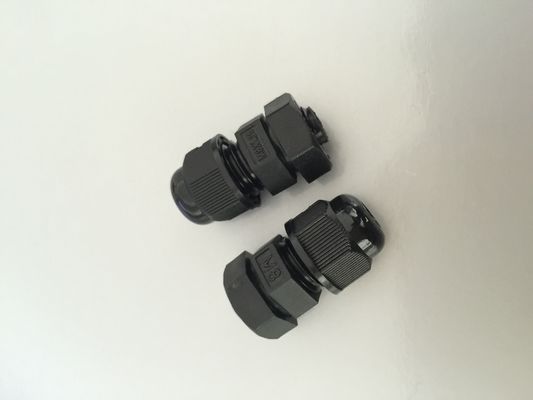 Chine M8 X glande de câble de 1,25 plastiques, couleur imperméable de noir de cable connecteur fournisseur