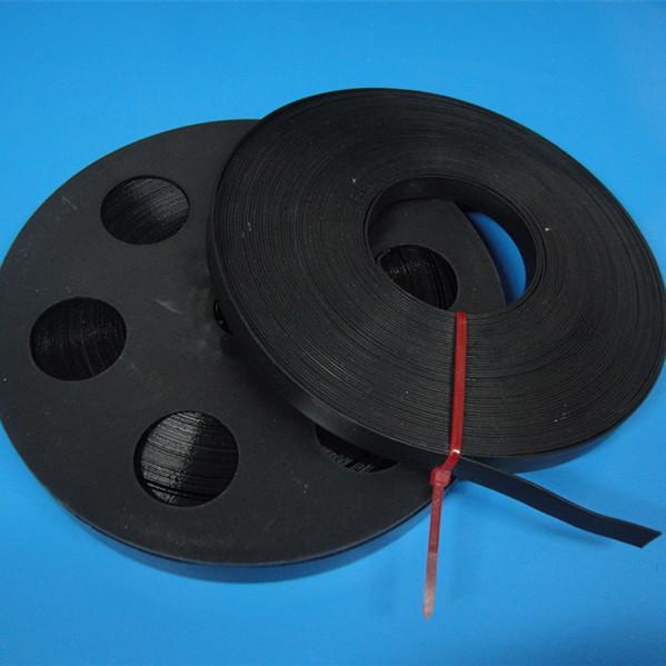 Métal enduit par PVC de courroie de bande d'acier inoxydable de noir fait sur commande de longueur attachant la bande